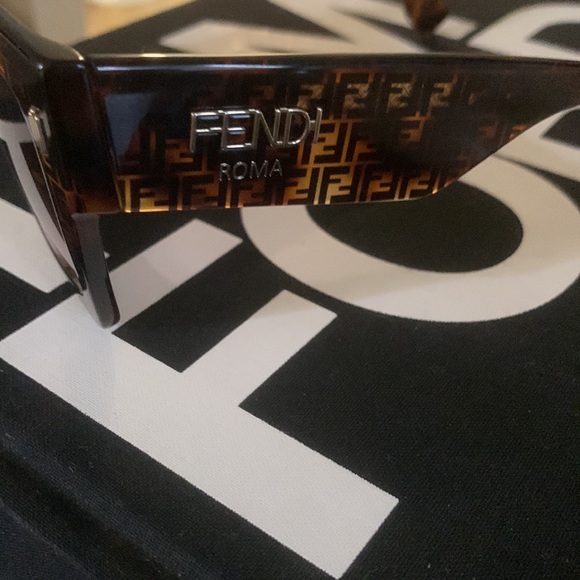 Fendi 52mm rectangle sunglasses - Picture 3 of 8